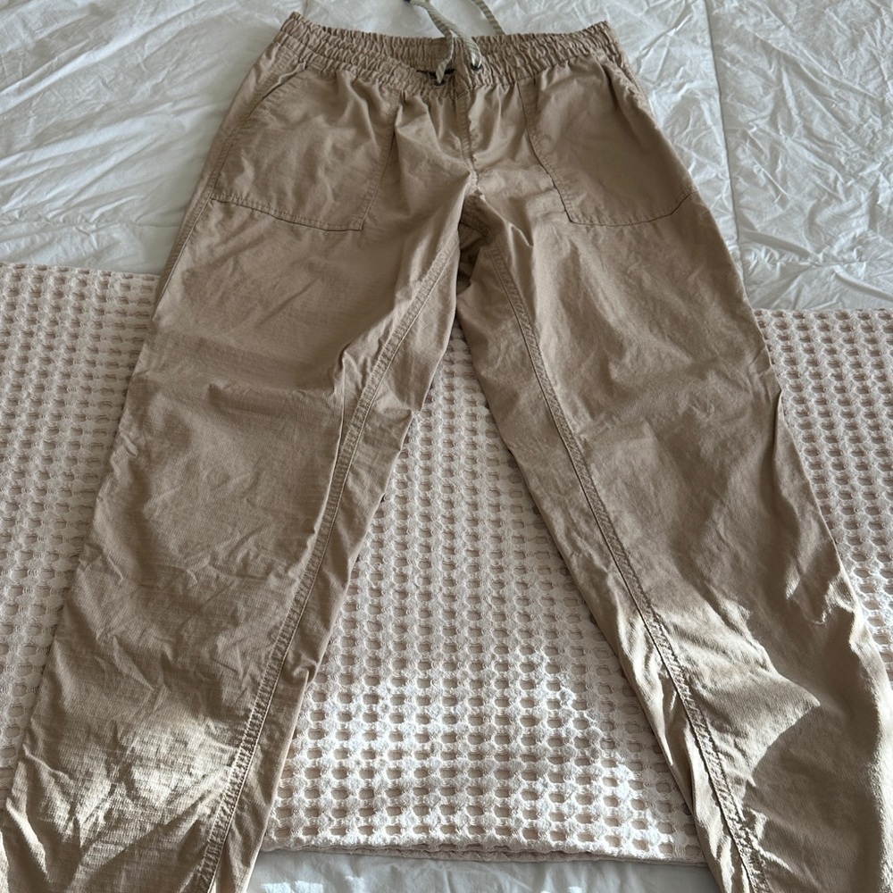 Women's Vuori Ripstop pants size small raw edge bottom